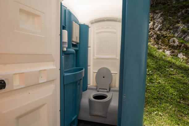 Best Portable restroom trailer rental  in High Rolls, NM