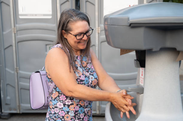 Portable Toilet Options We Offer in High Rolls, NM